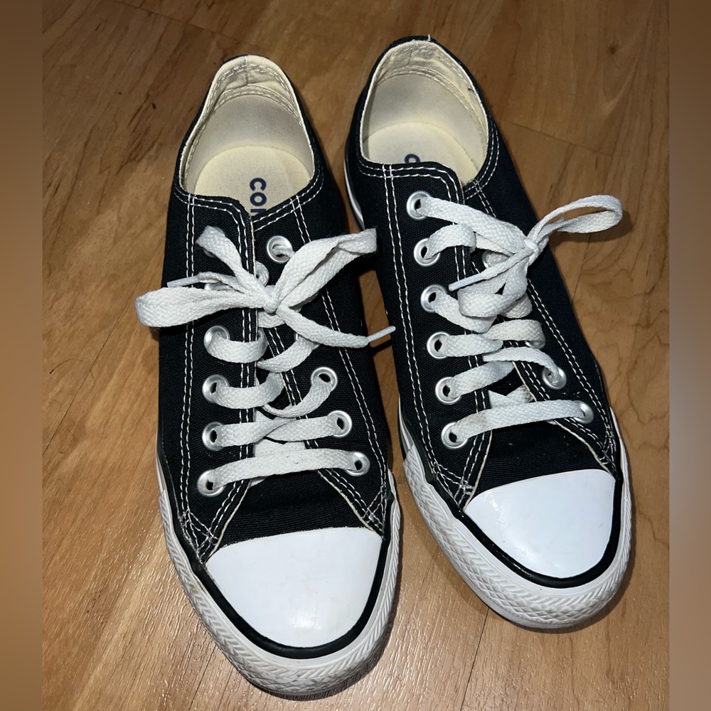 Converse sneaker